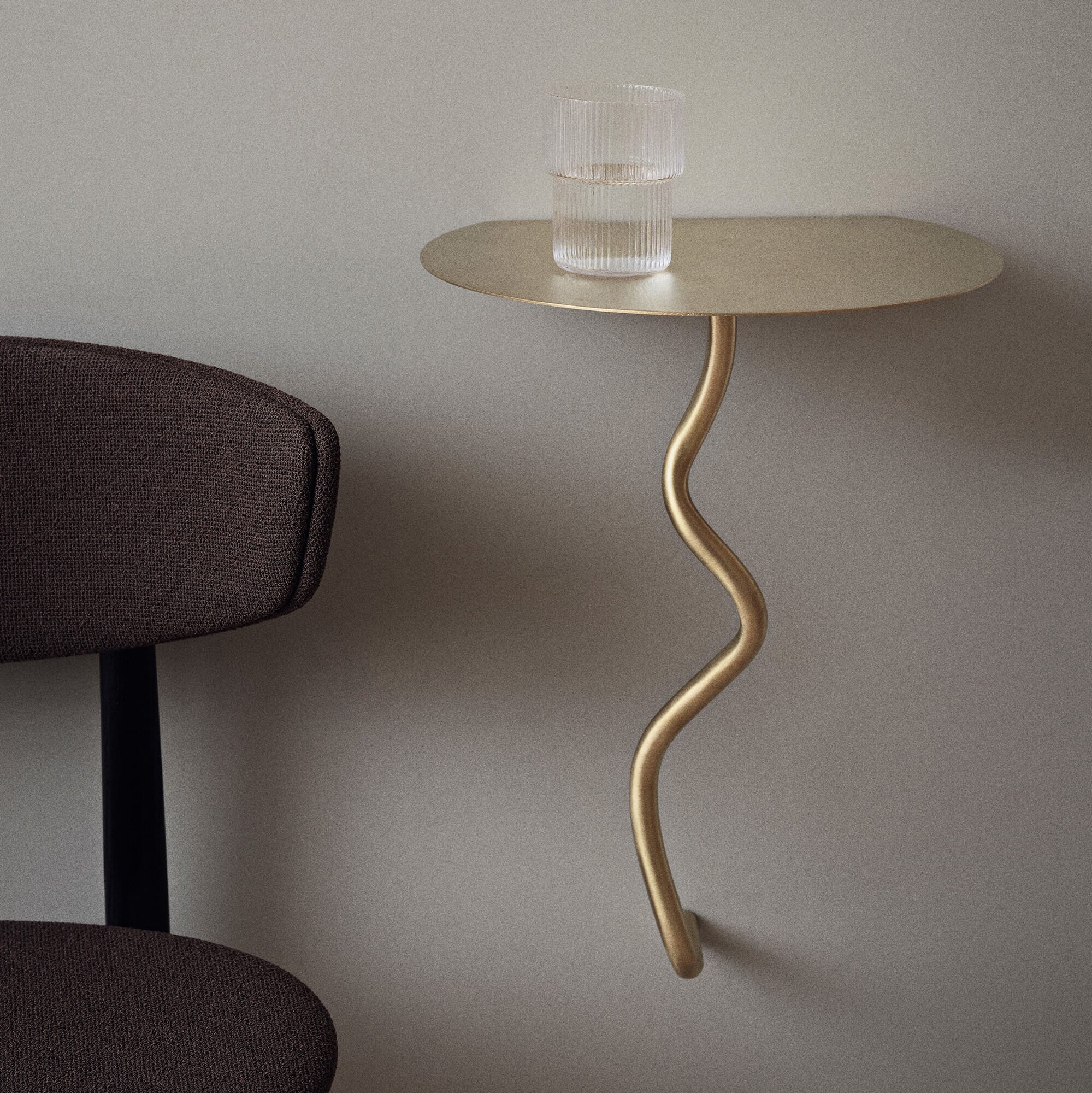 Curvature veggbord Messing - Bilde 2