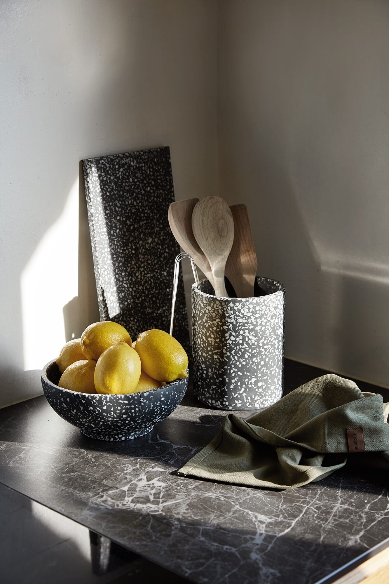 Brett Terrazzo Venice Black 30x15