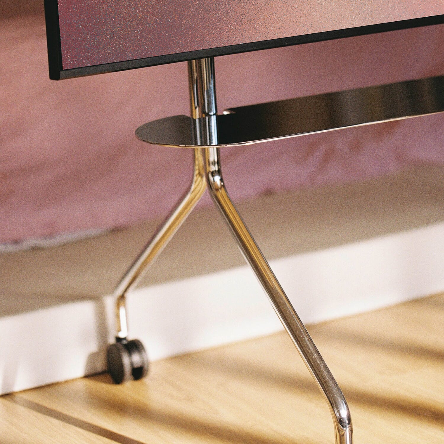 TV-stativ Moon Rollin' Chrome - Bilde 13