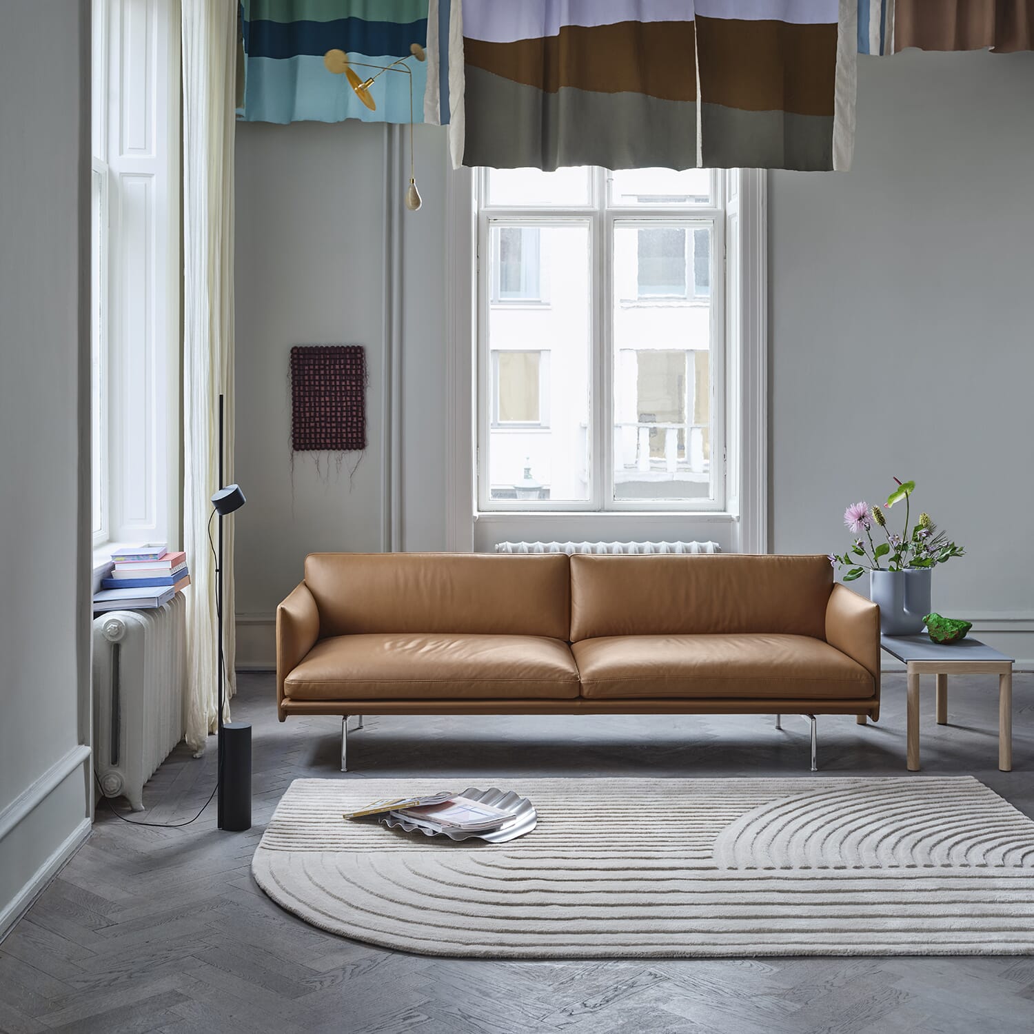 Outline Sofa 3 seter Skinn/Aluminum base - Bilde 2