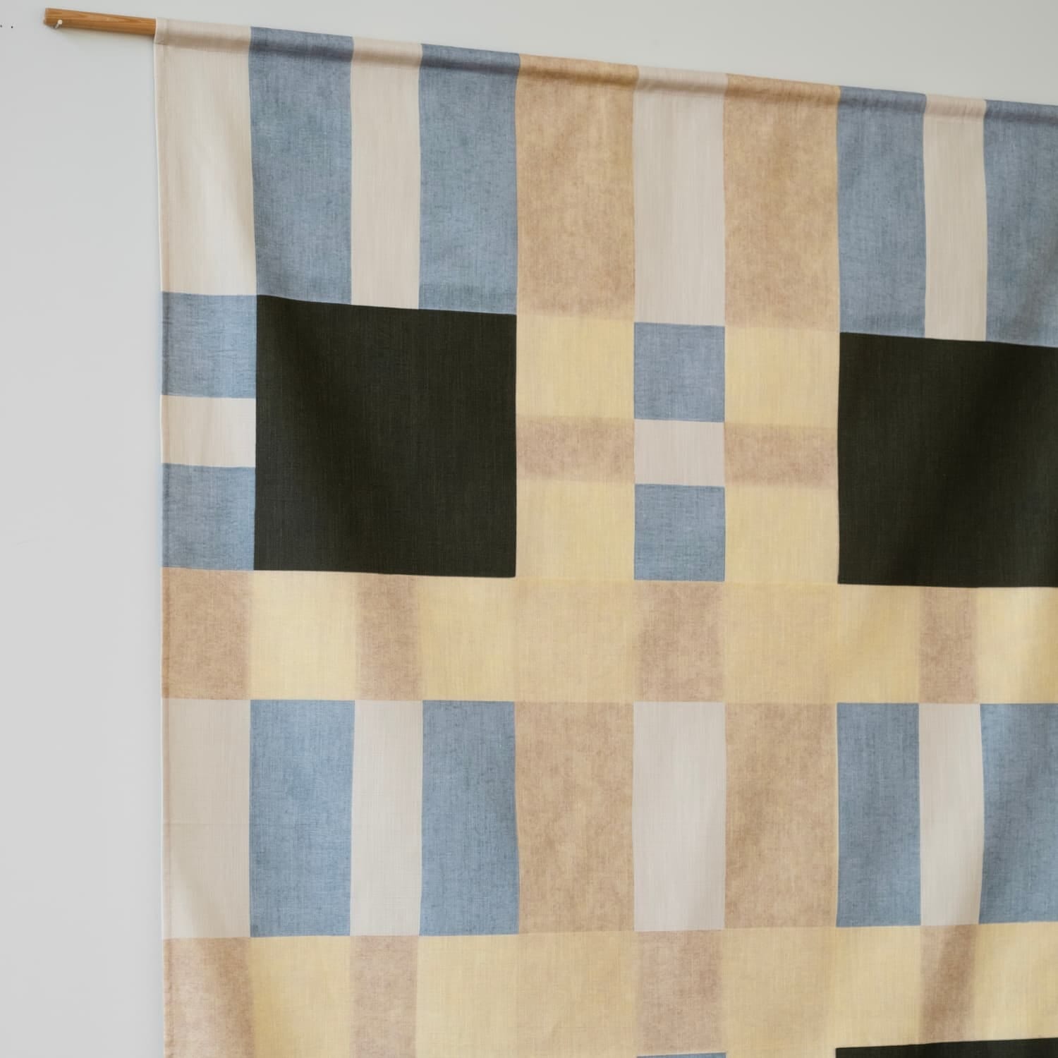 Tekstilkunst til vegg designet av Evelina Kroon for Fine Little Day