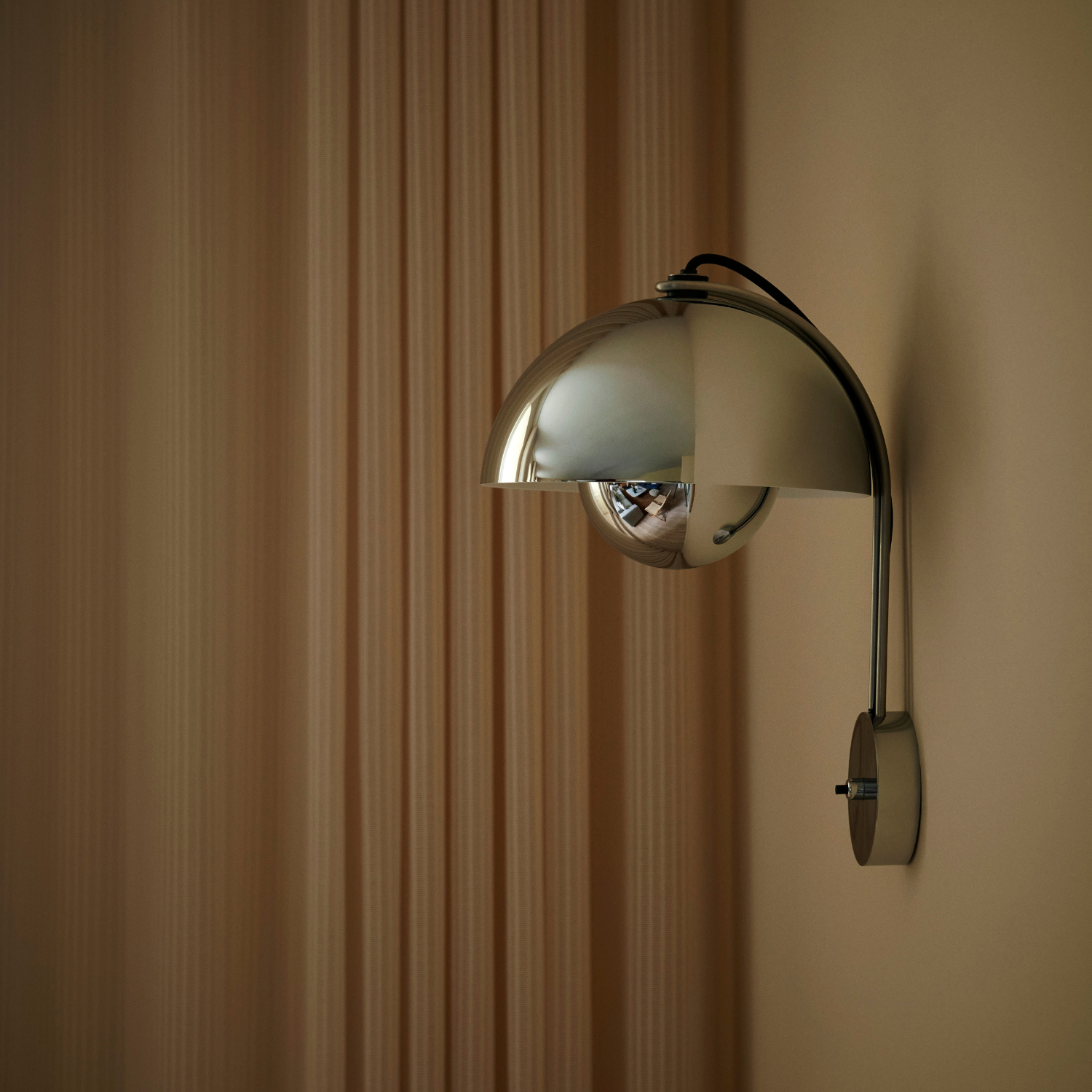 Flowerpot VP8 Vegglampe