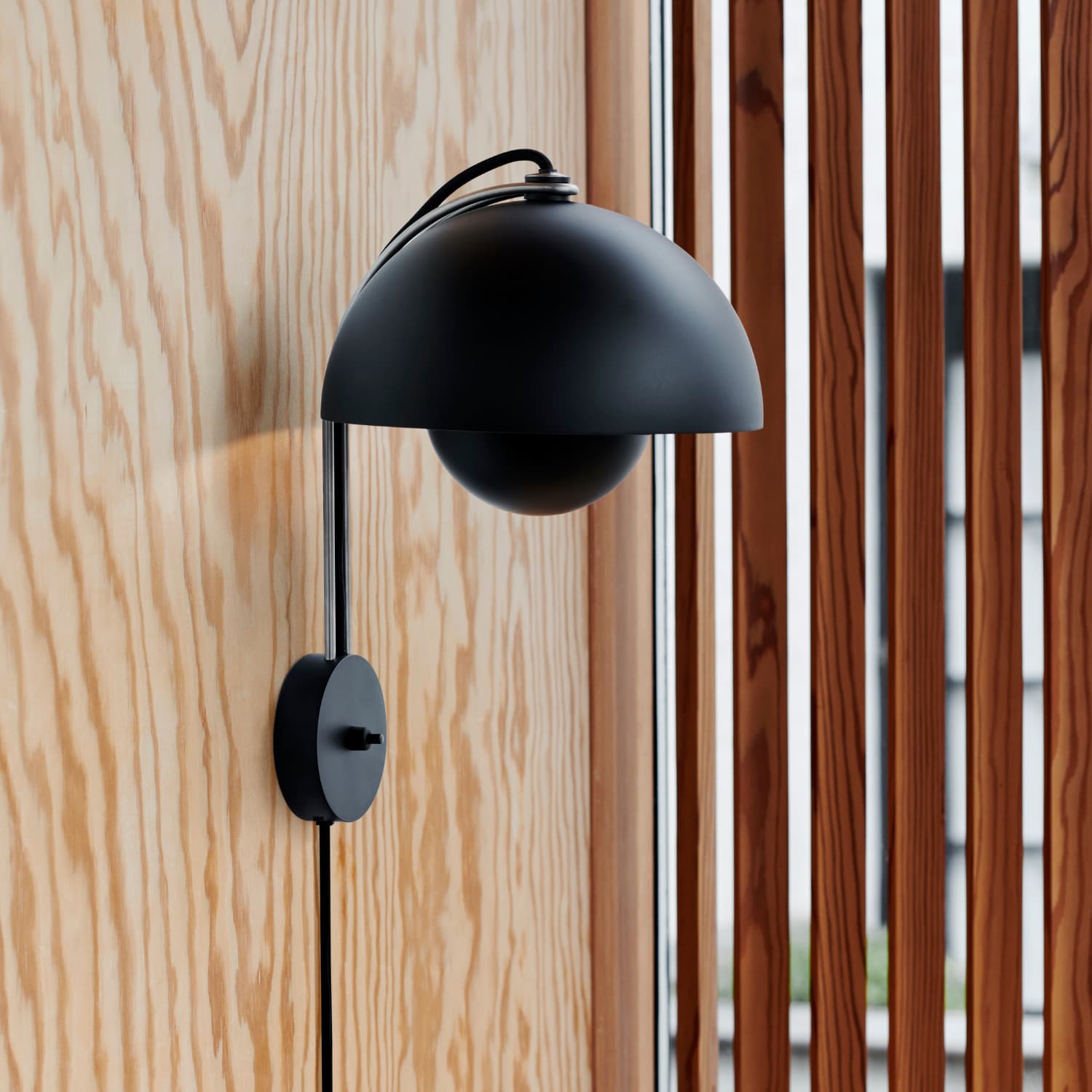 Flowerpot VP8 Vegglampe