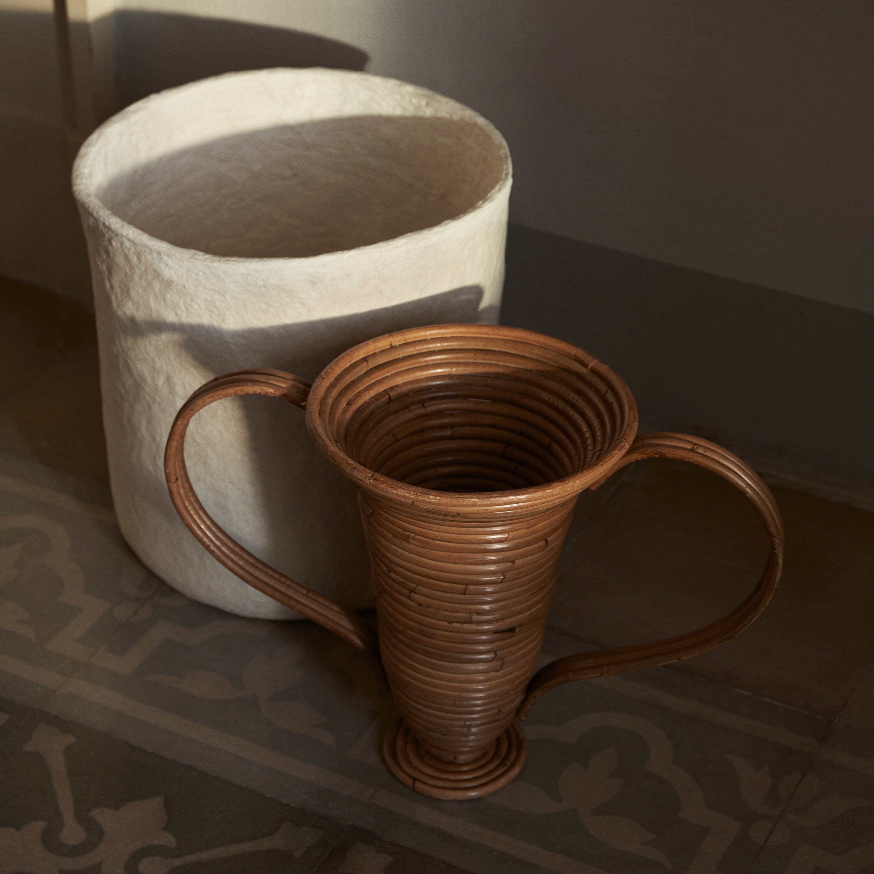 Bilde av Ferm Living - Ferm Living Amphora Vase Natural Stained S - Lunehjem.no - Interiør På Nett